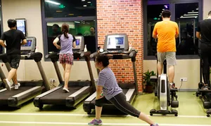 Tập gym 'cỏ' tháng 400 nghìn - 'anh em chỉ nhau, không bị PT làm phiền'